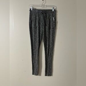 Gymshark || Women’s Gray Knit Jogger Pant Size M